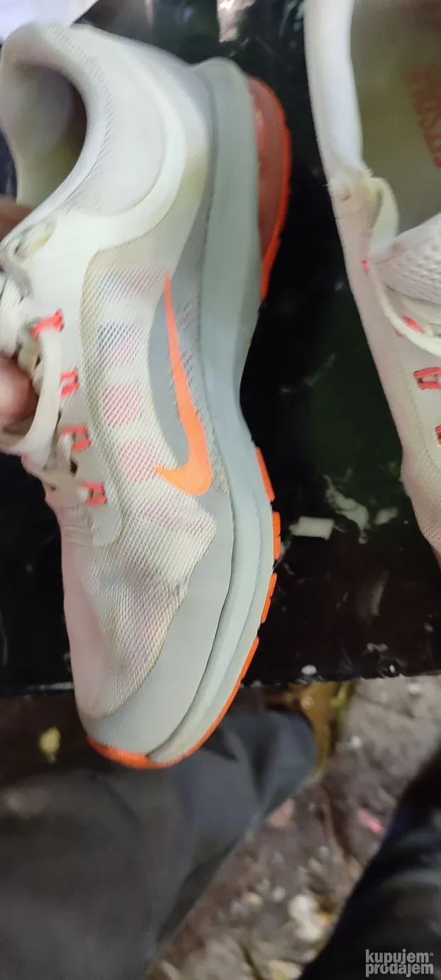 patike zenske nike br.40