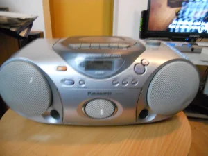 Panasonic kolekcionarski sa daljinskim radio cd kasetofon