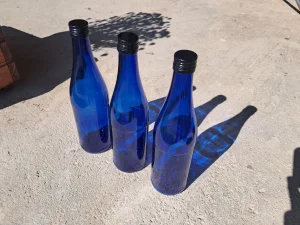 Plava staklena flaša od 0.5 litara - 3 KOMADA