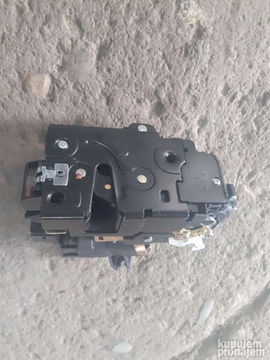 Skoda Octavia 2 brava prednjih levih vrata nekoriscena