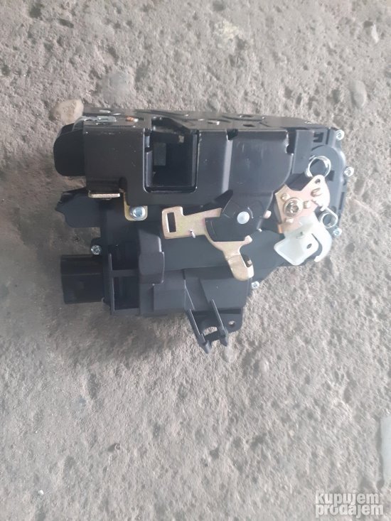 Skoda Octavia 2 brava prednjih levih vrata nekoriscena