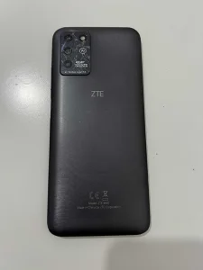 ZTE blade V30 vita ploca kamera baterija poklopac otisak
