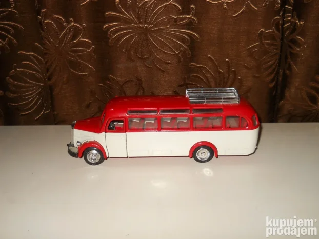 Mercedes-Benz O 3500 Omnibus  NZG 1/40