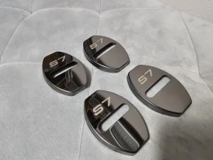 S7 poklopci brava sjajno crni AUDI NOVO