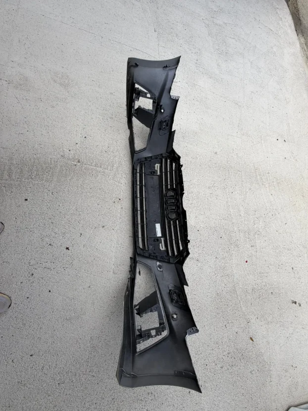 Audi A4 B9 2016- Prednji Branik - 8W0807437