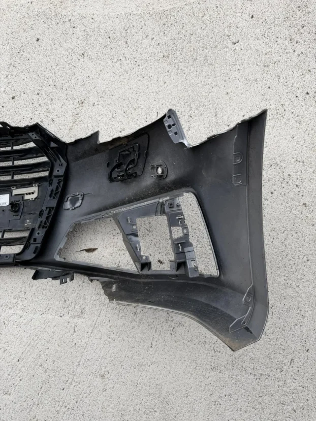 Audi A4 B9 2016- Prednji Branik - 8W0807437