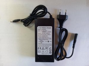 Punjač za električni trotinet Li ion 42V  2000mAh