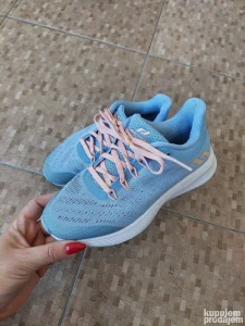 Lagane  patike za devojčice broj 33 odlično za fizičko