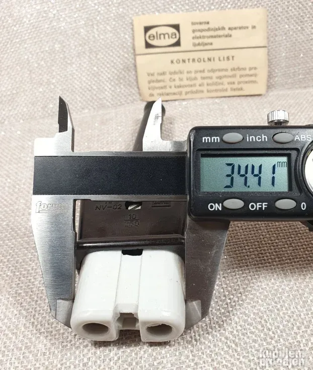 Bakelitni keramički utikač za stare lampe, pegle, rešoe NOVO