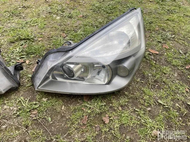 Renault espace xenon levi i desni far  od 2006