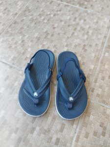 Crocs sandale japanke za dečaka oznaka C10