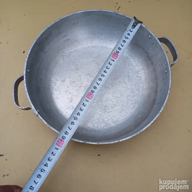 Stara aluminijumska posuda 3