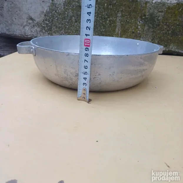 Stara aluminijumska posuda 3