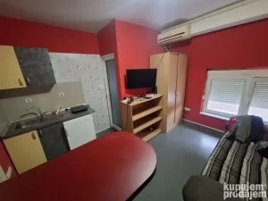 Alek. I Karađorđevića 96, Kragujevac, Centar, 0.5 garsonjera, 18 m²