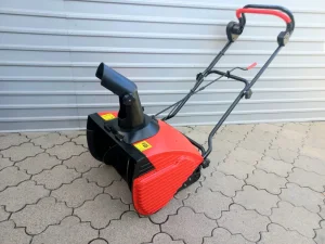 Masina za ciscenje snega elektricna , uvoz Svajcarska