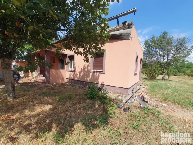 Čenej, 5+ petosobna, 460 m²