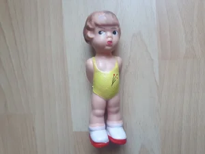 Stara gumena lutka/igracka