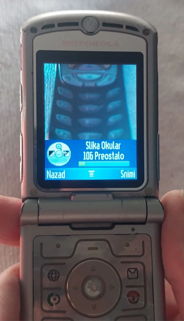 Motorola V3 sim free punjac Srpki meni