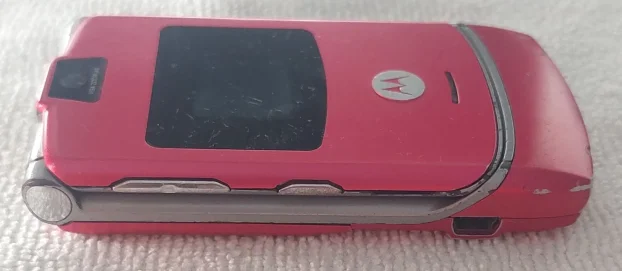 Motorola V3 sim free punjac Srpki meni