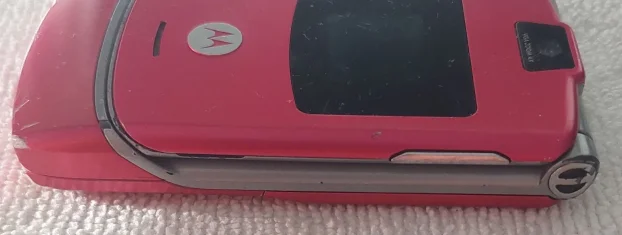 Motorola V3 sim free punjac Srpki meni