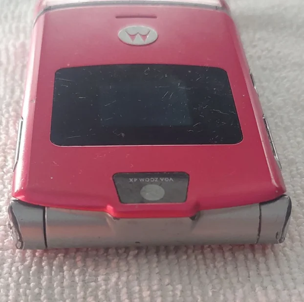 Motorola V3 sim free punjac Srpki meni