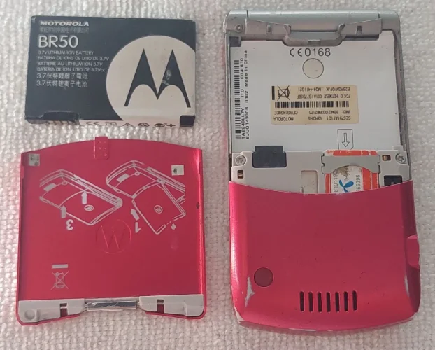 Motorola V3 sim free punjac Srpki meni