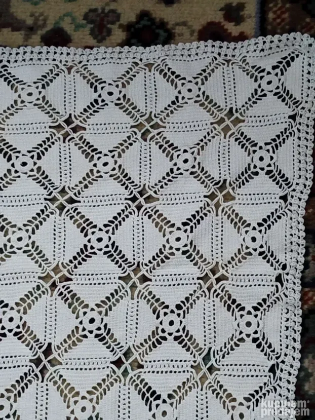 Etno heklani stolnjak iz bakine škrinje 140x100cm