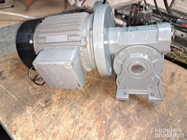 Reduktori 0,035 kw 7,5 o/min