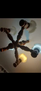 Prodajem lustere i zidne satove