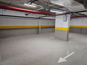 Garažno mesto 14m2 Avijacija
