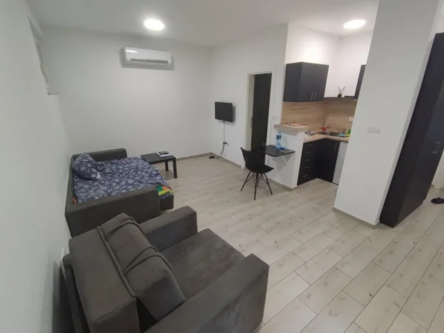 Opština Novi Sad, 0.5 garsonjera, 30 m²