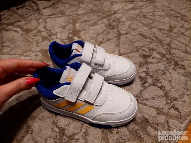 Odlicne adidas patike broj 27 za decaka