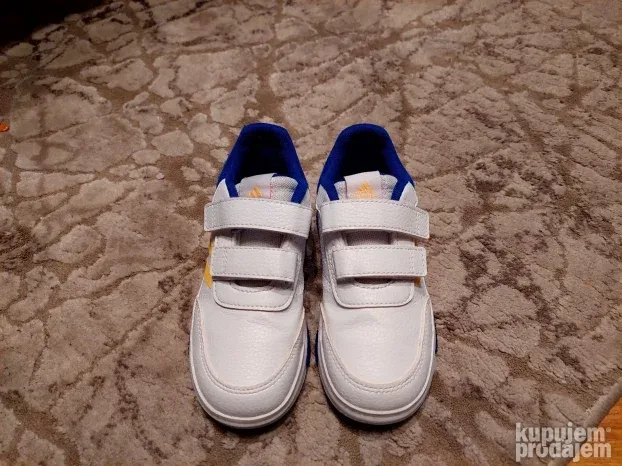 Odlicne adidas patike broj 27 za decaka
