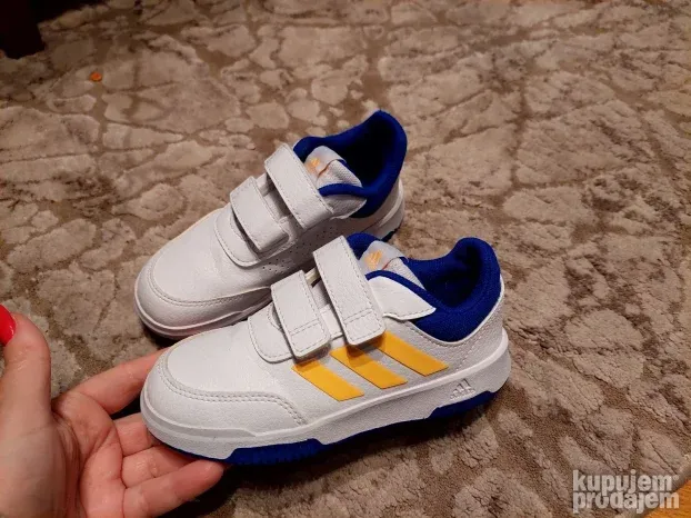 Odlicne adidas patike broj 27 za decaka