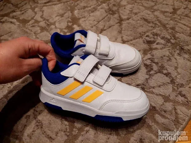 Odlicne adidas patike broj 27 za decaka