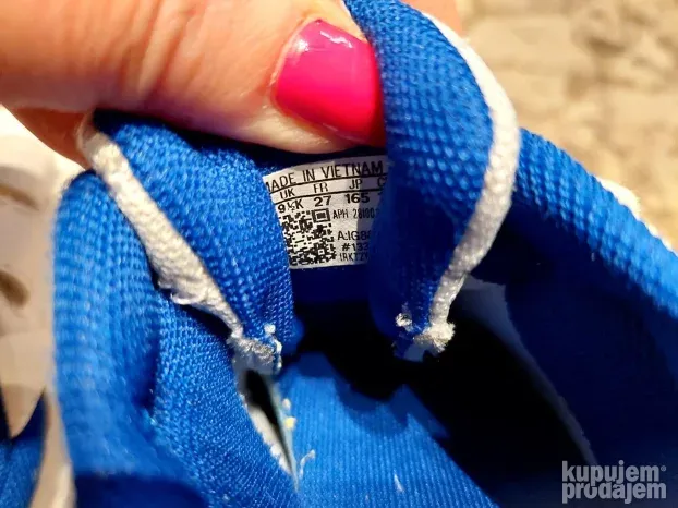Odlicne adidas patike broj 27 za decaka