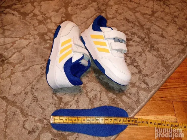 Odlicne adidas patike broj 27 za decaka