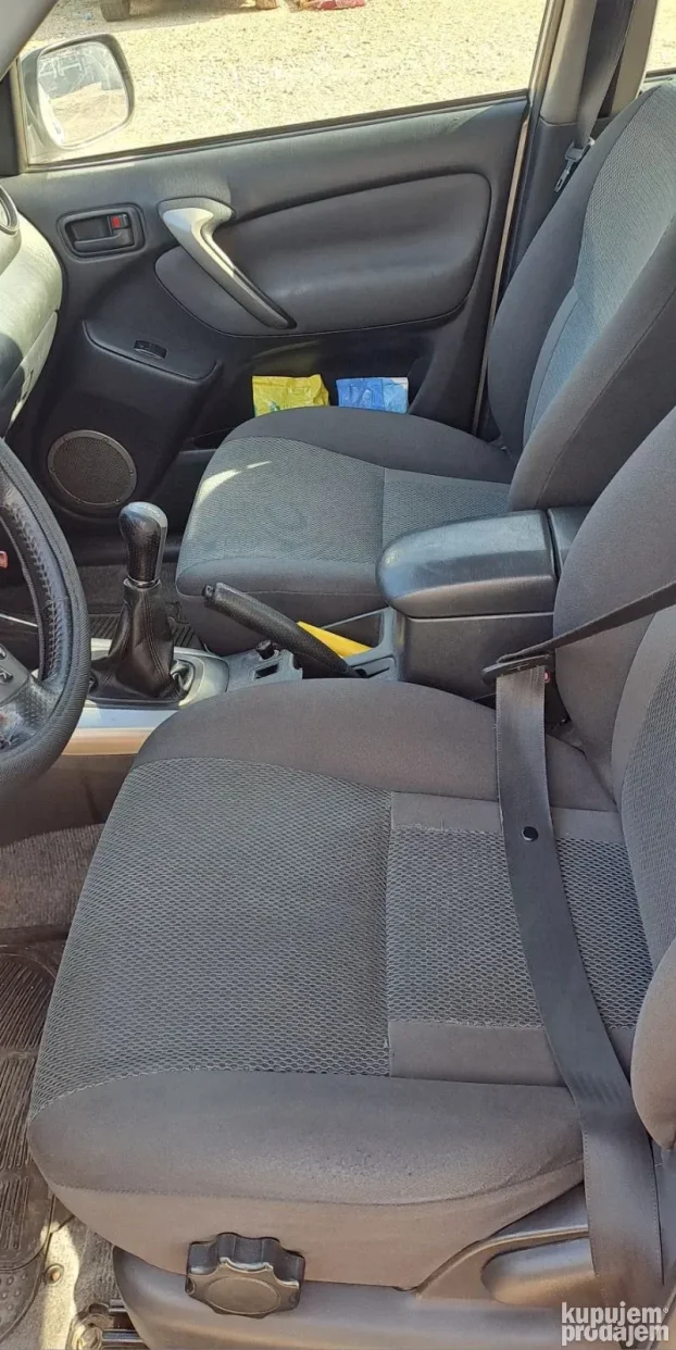 2004 Toyota RAV4 2.0 D4D