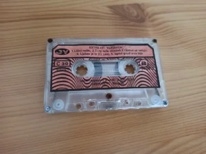 Extra hit - Kukavica - 1993 audio kaseta narodna folk muzika