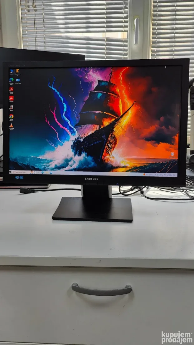 Samsung 24" monitor 1920x1200px odličan model S24C650