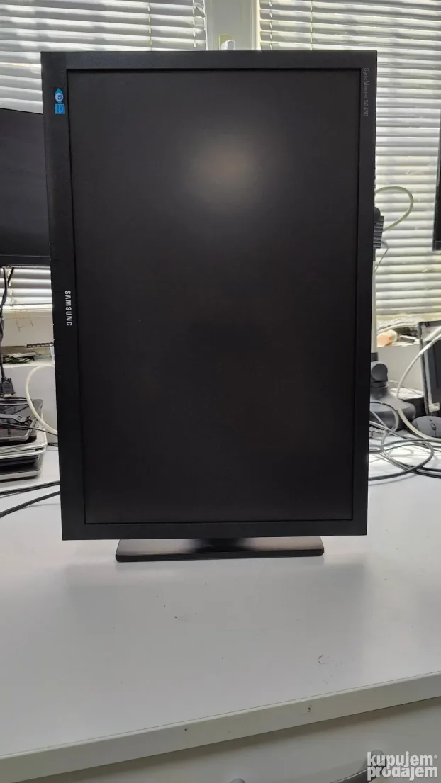 Samsung 24" monitor 1920x1200px odličan model S24C650