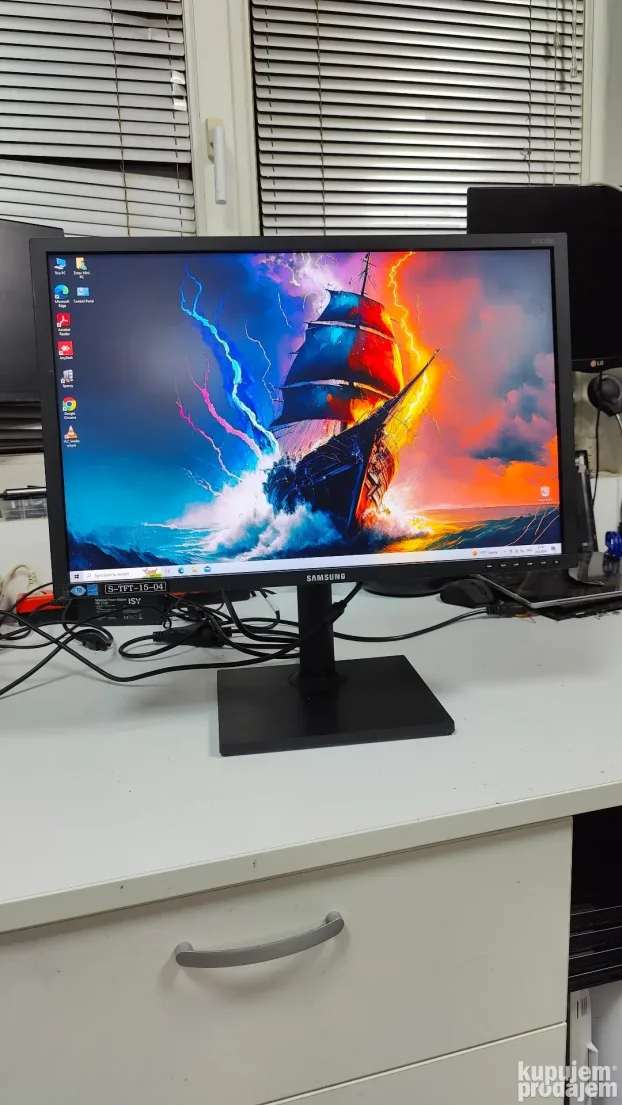 Samsung 24" monitor 1920x1200px odličan model S24C650