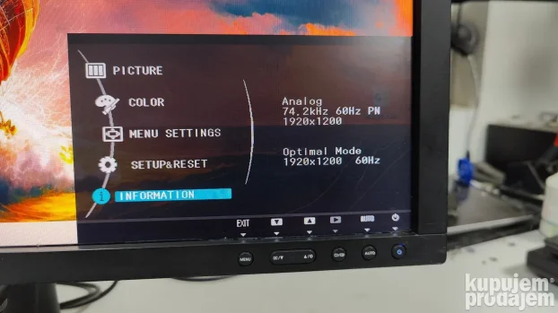 Samsung 24" monitor 1920x1200px odličan model S24C650