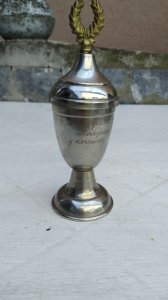 Retro pehar iz 1975 za dan Artema  pobedniku u fudbalu