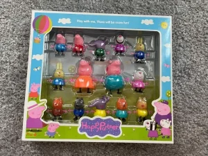 Pepa set sa ukupno 14 figurica - novo