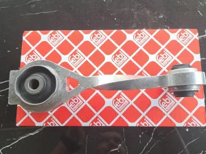 Nosac motora Reno Scenic 1 Reno Megan 1 pozadi FEBI