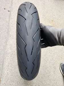 Moto guma pirelli 120/70/17 god 2019