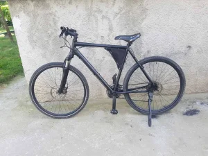 Bicikla 28 alu Shimano Deore delovi  SLX Roleri 34-37 steper