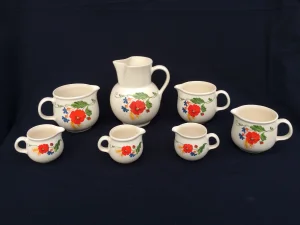 Set od sedam  rusticnih bokala ručno slikani