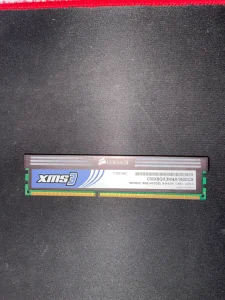 2 GB XMS3 Corsair DDR 3